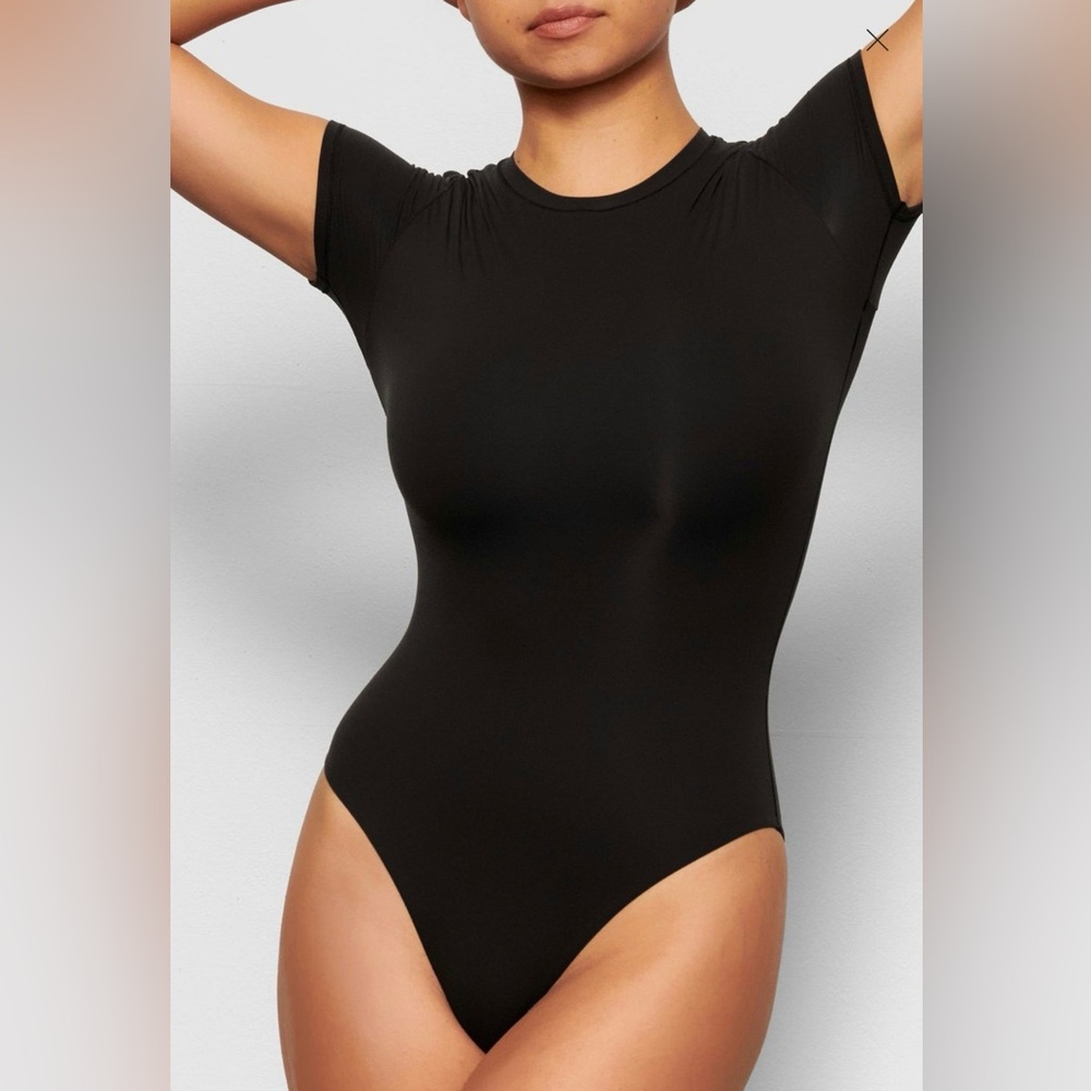 Skims T-shirt Bodysuit